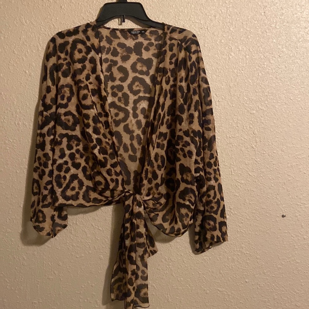 Leopard print crop blouse